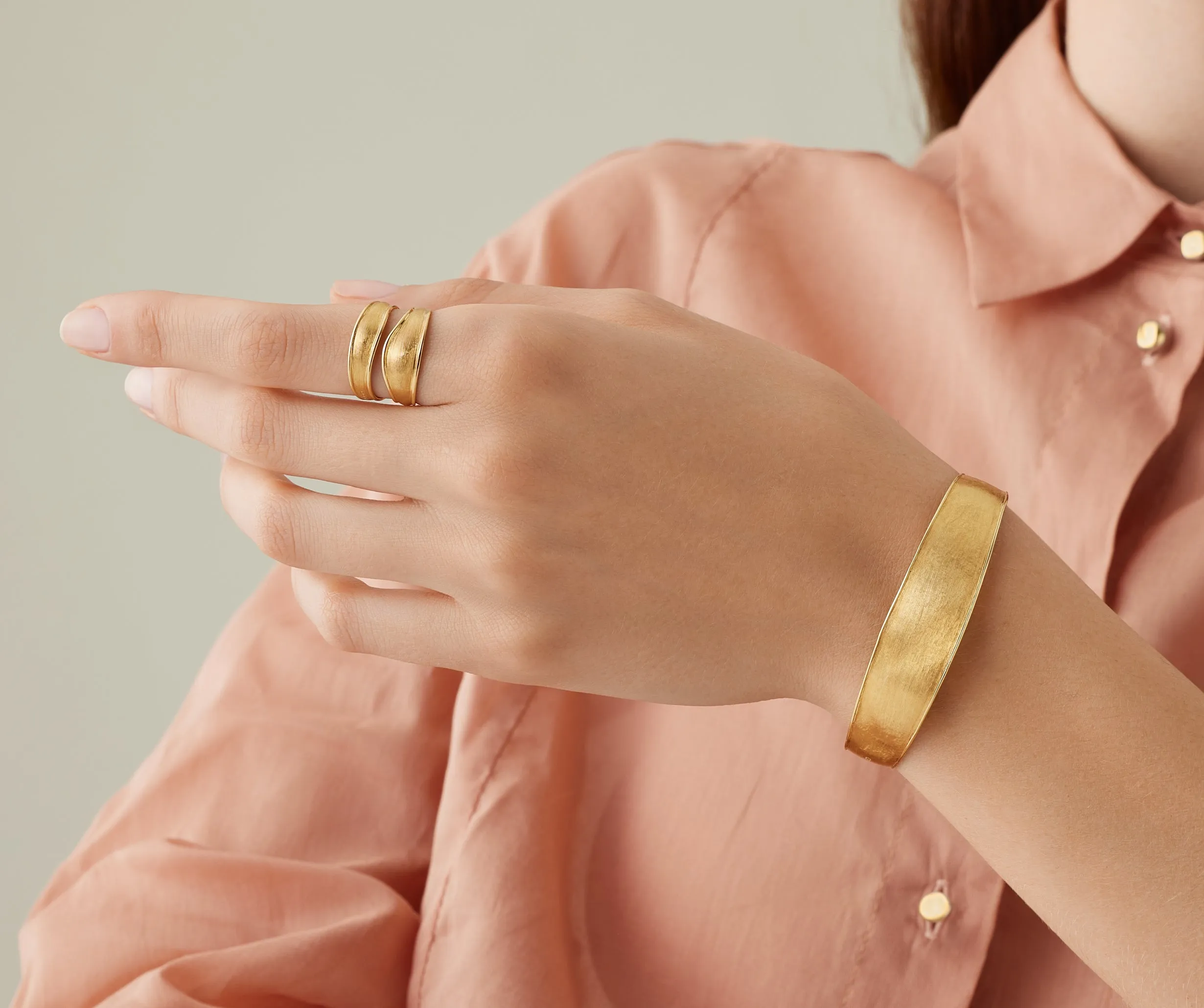 18K Yellow Gold Bangle, Medium Width