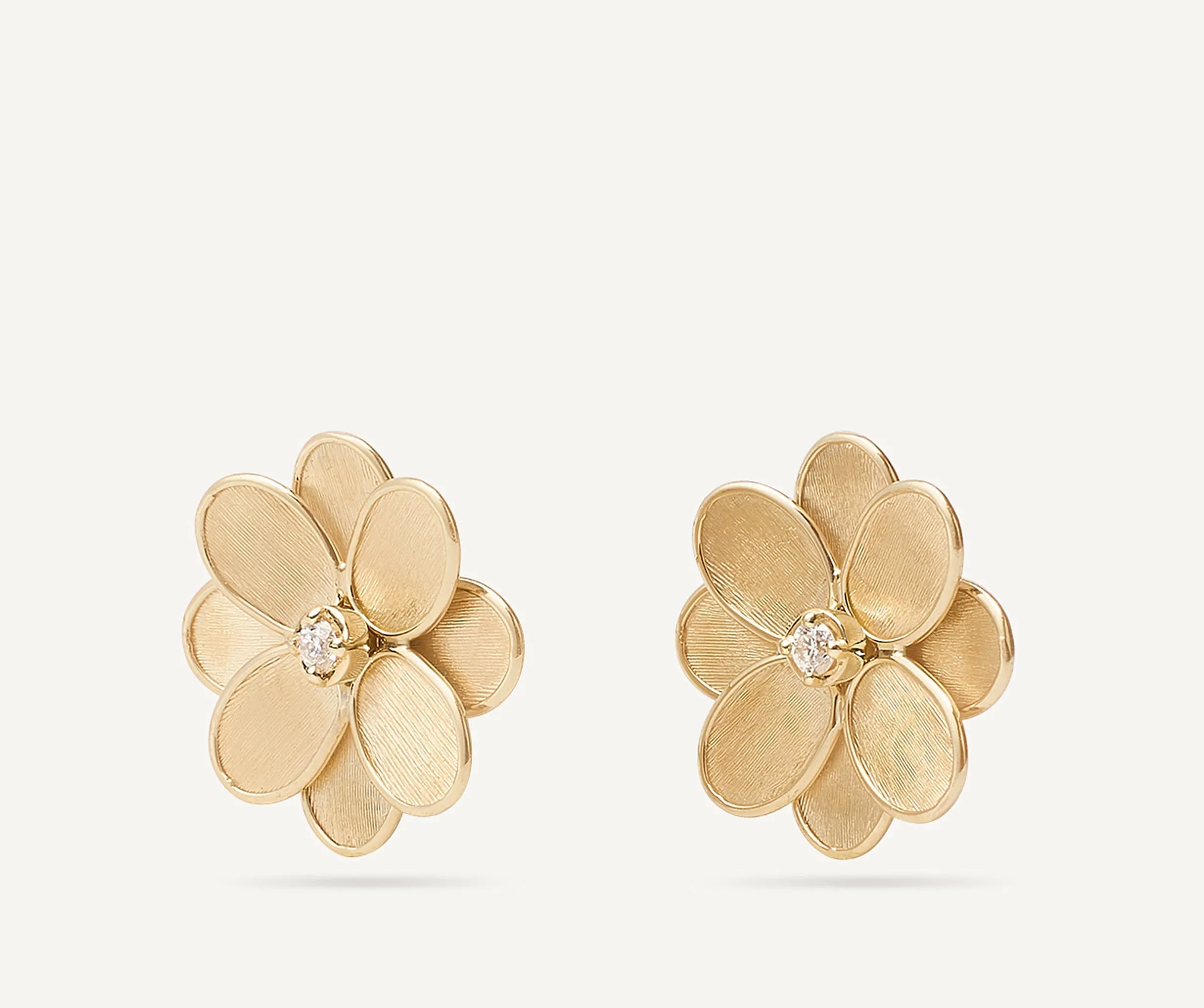 18K Yellow Gold Flower Stud Earrings with Diamonds