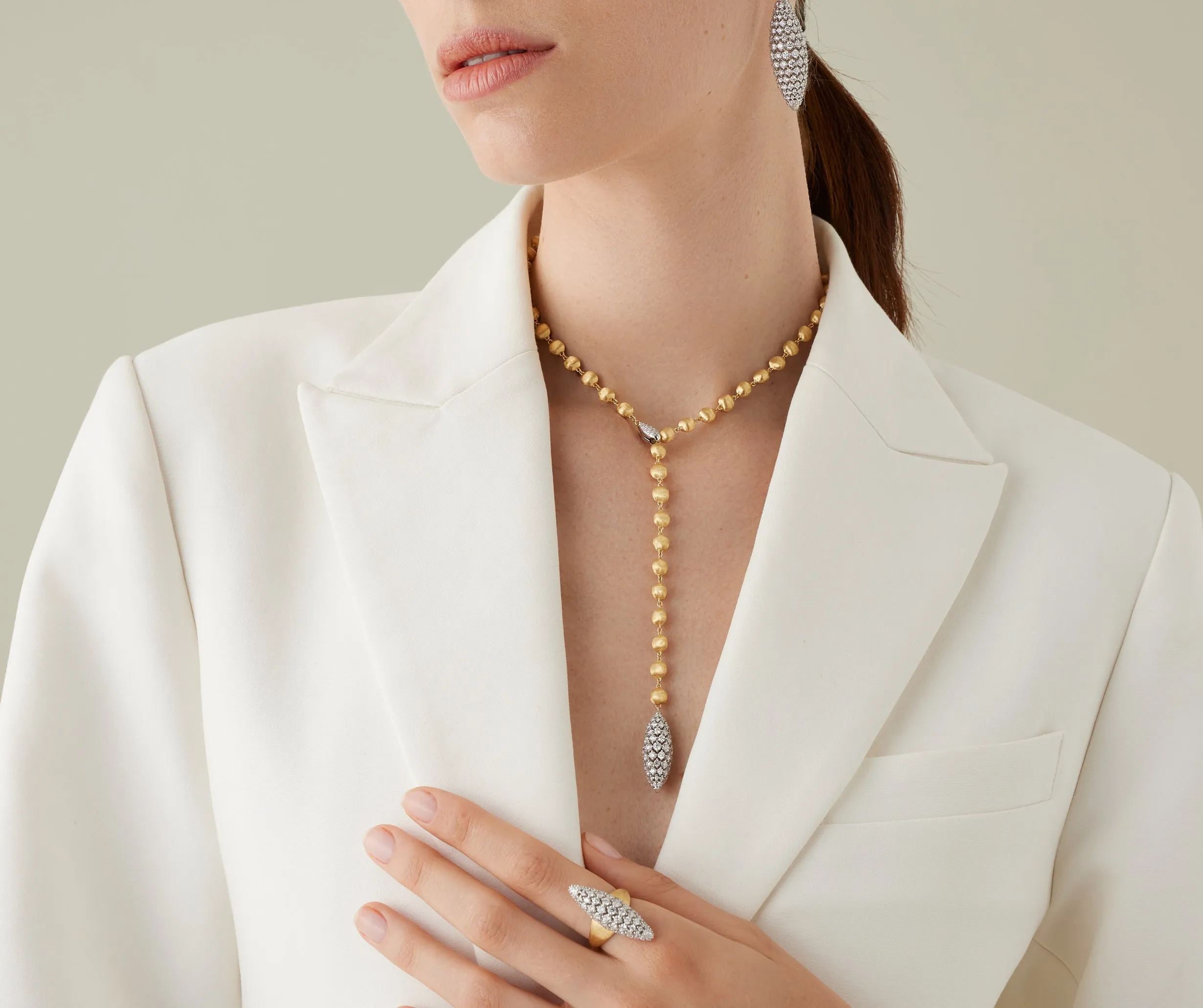 18K Yellow Gold Lariat Necklace With Diamond Pendant