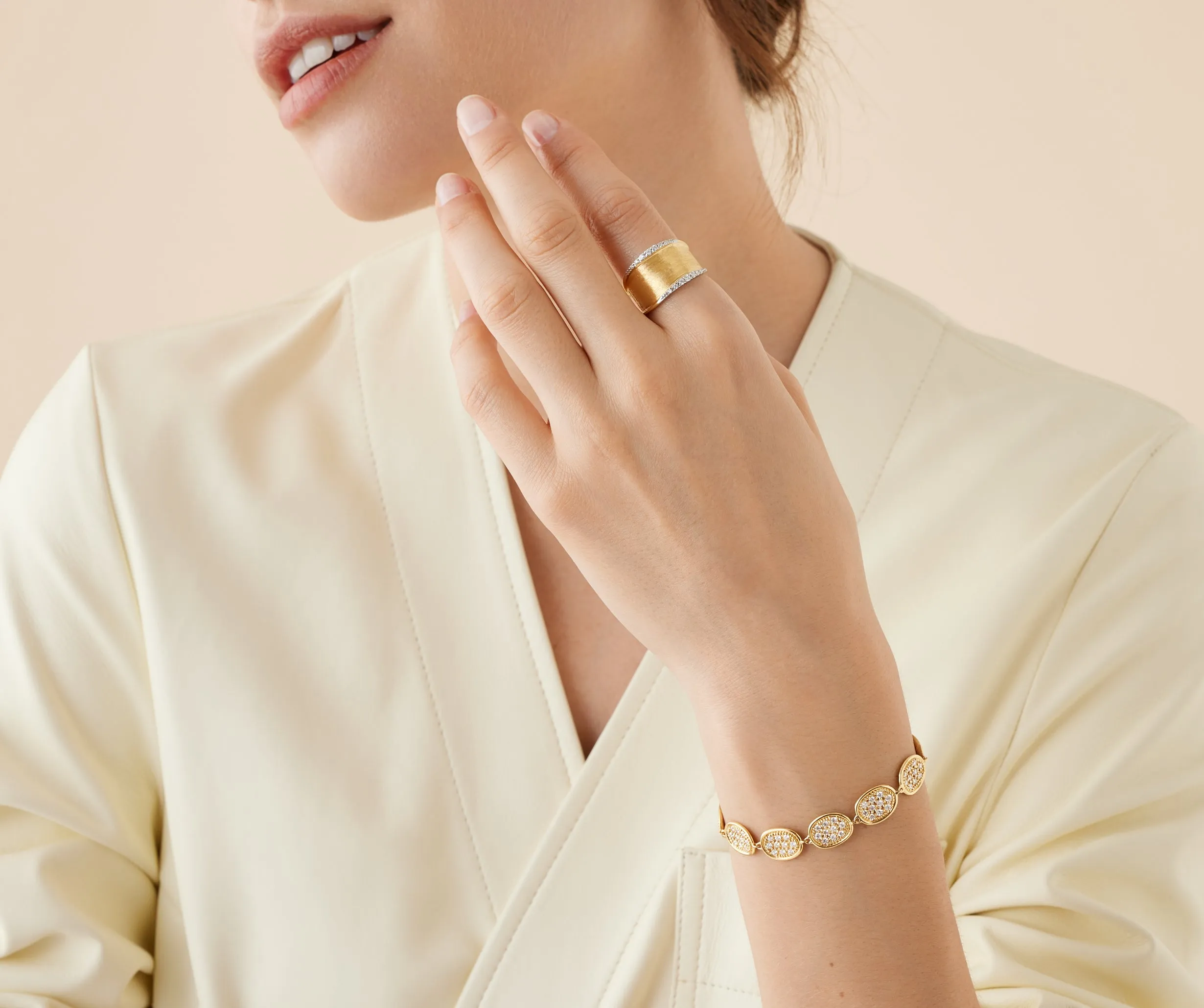 18K Yellow Gold Medium Band with Diamonds