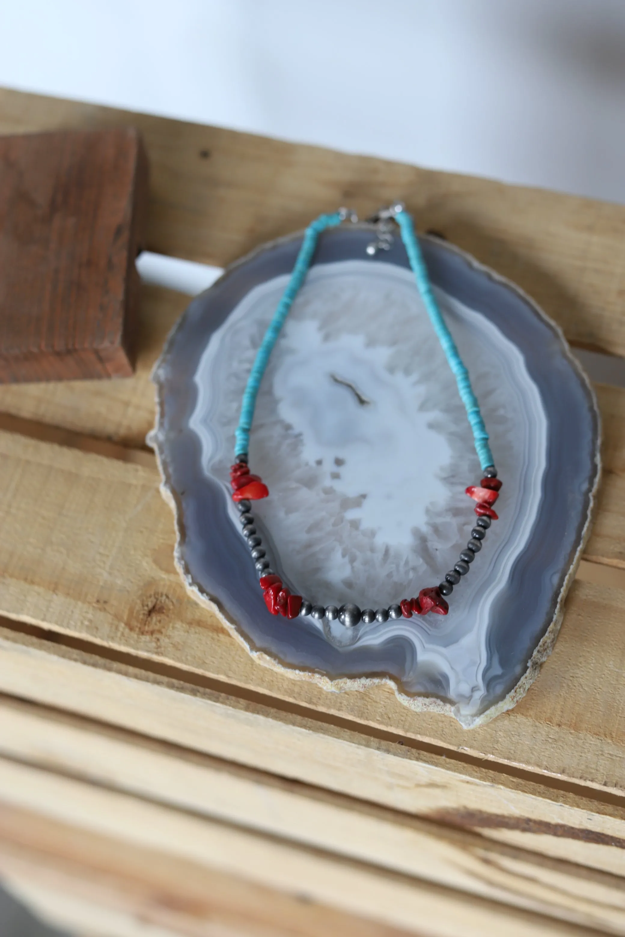 7601 RED WESTERN CHIPBEAD NECKLACE