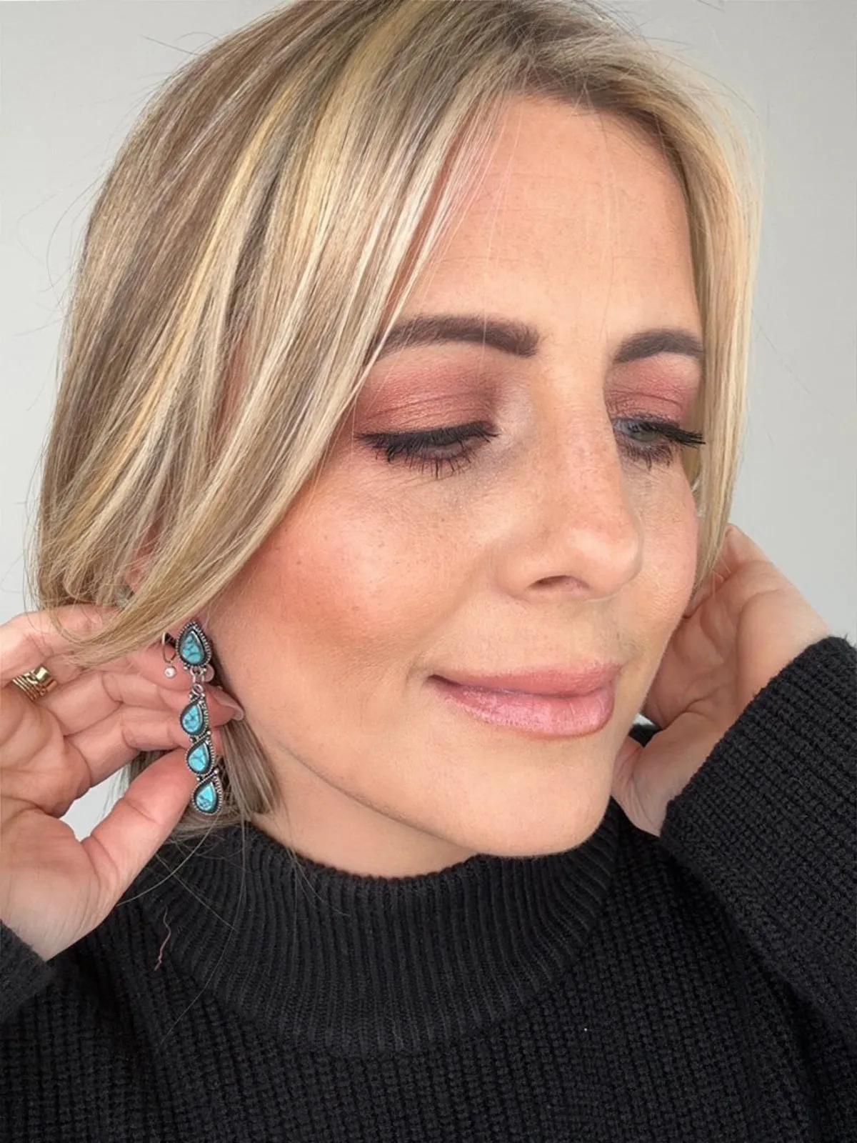 Retro Teardrop-Shaped Turquoise Dangle Earrings