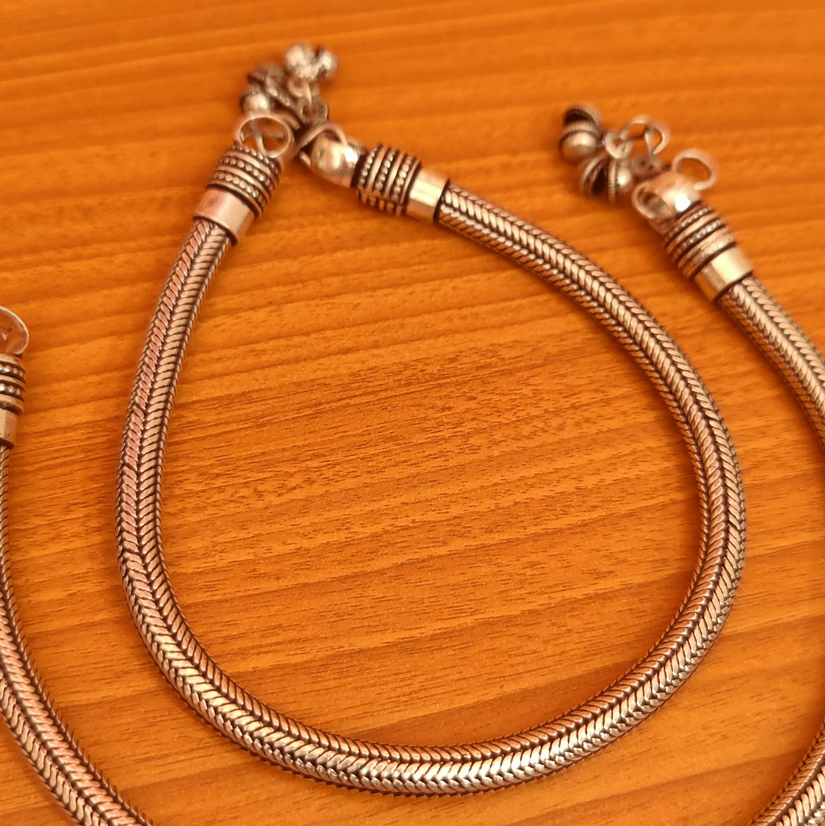 SILVER LOOK ALIKE BROAD ANTIQUE ANKLETS