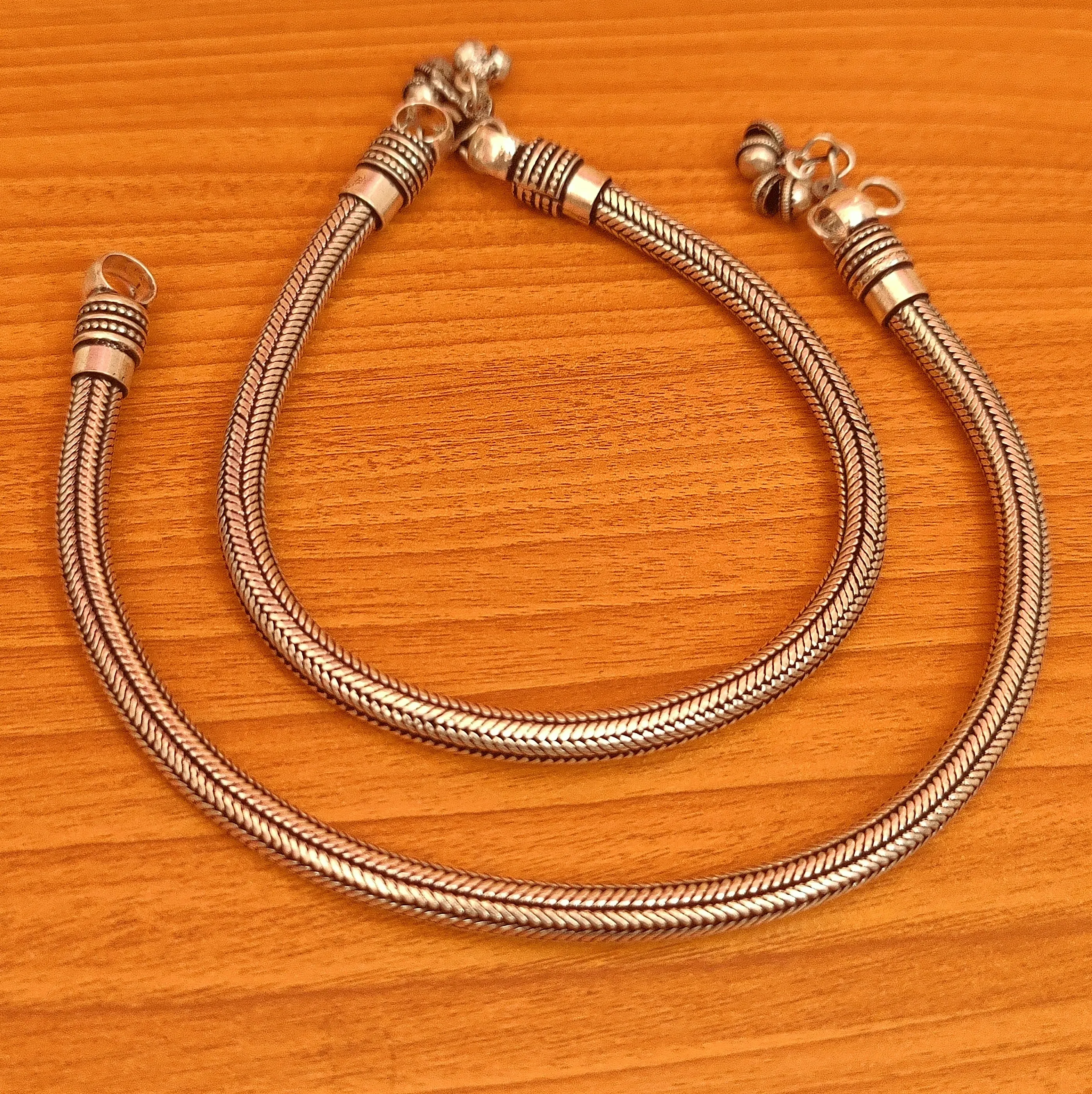 SILVER LOOK ALIKE BROAD ANTIQUE ANKLETS