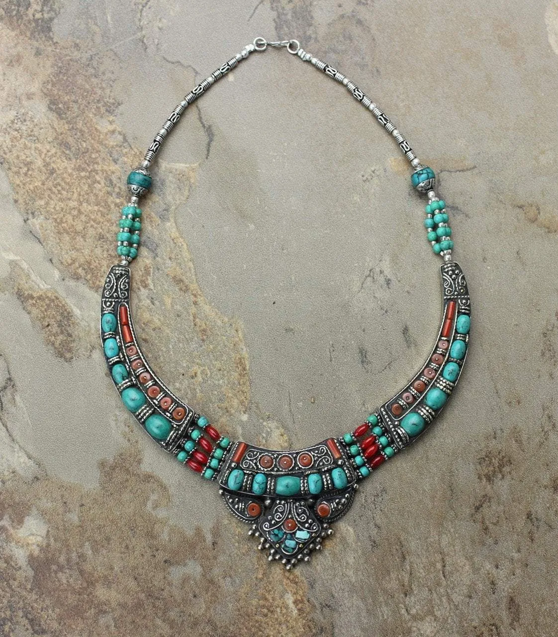 Turquoise Oval Stone Necklace