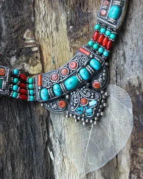 Turquoise Oval Stone Necklace
